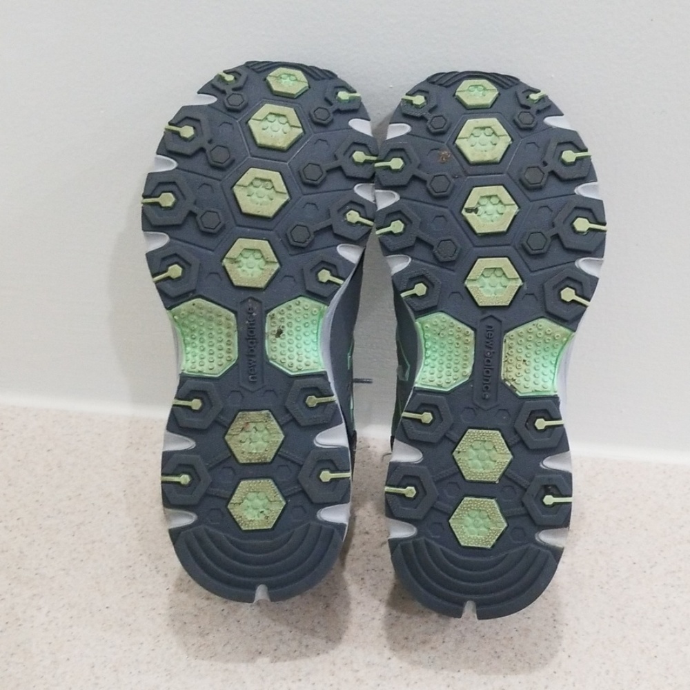 New Balance 573 women's size 10 sneakers - Picture 6 of 8